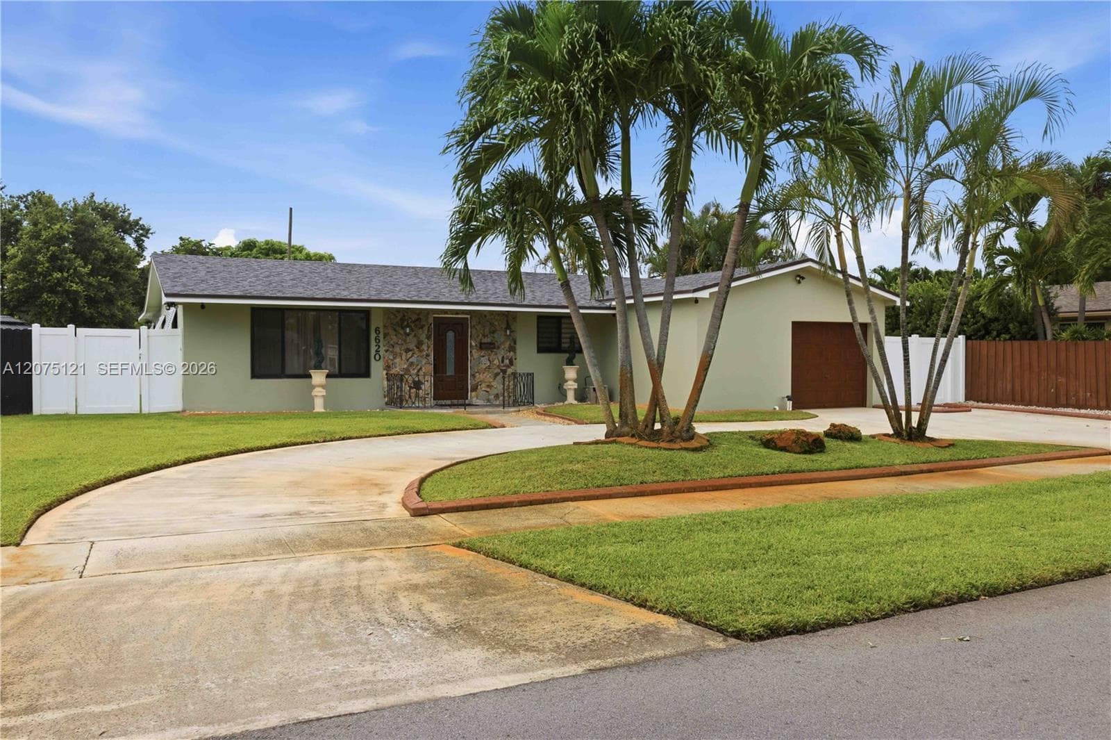 6620 SW 6th St, Pembroke Pines, FL 33023 — zdjęcie 5