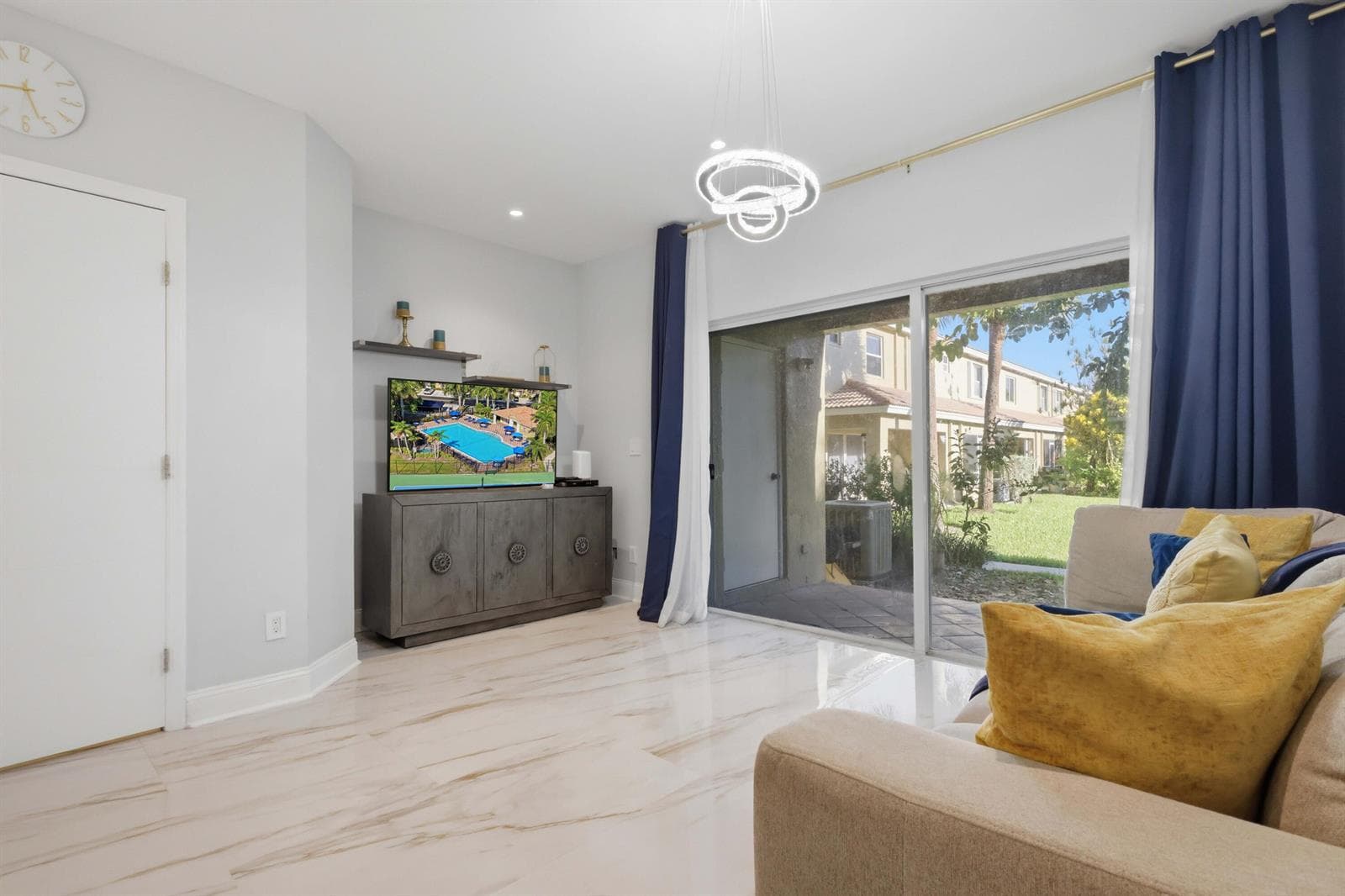 12207 SW 6TH Street, Pembroke Pines, FL 33025 — zdjęcie 5