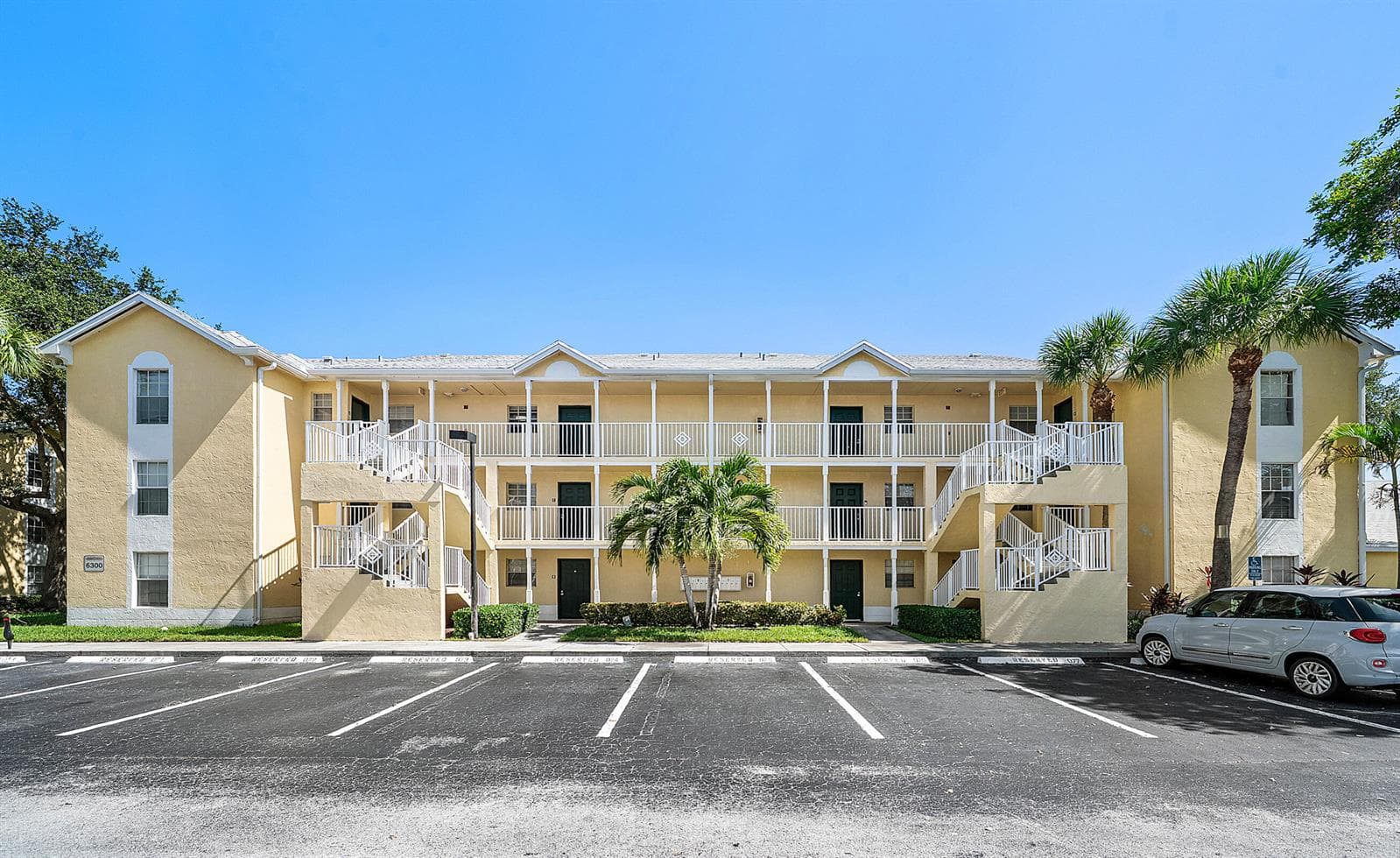 6300 La Costa Drive # H, Boca Raton, FL 33433