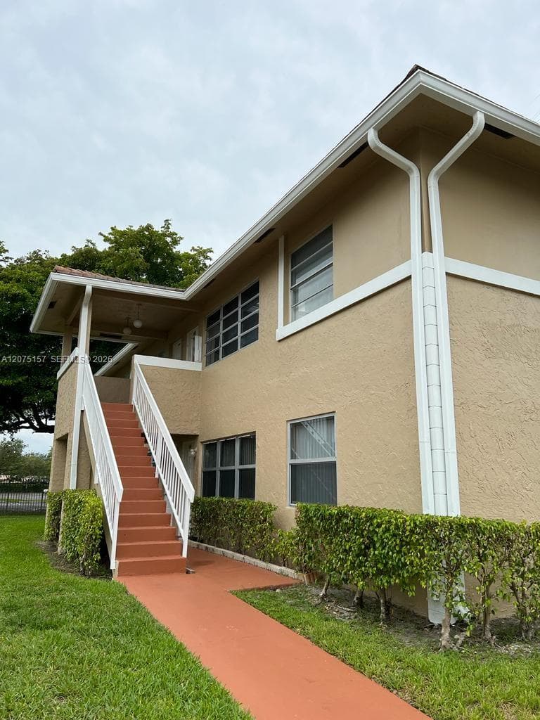 10112 Twin Lakes Dr # 11-E, Coral Springs, FL 33071