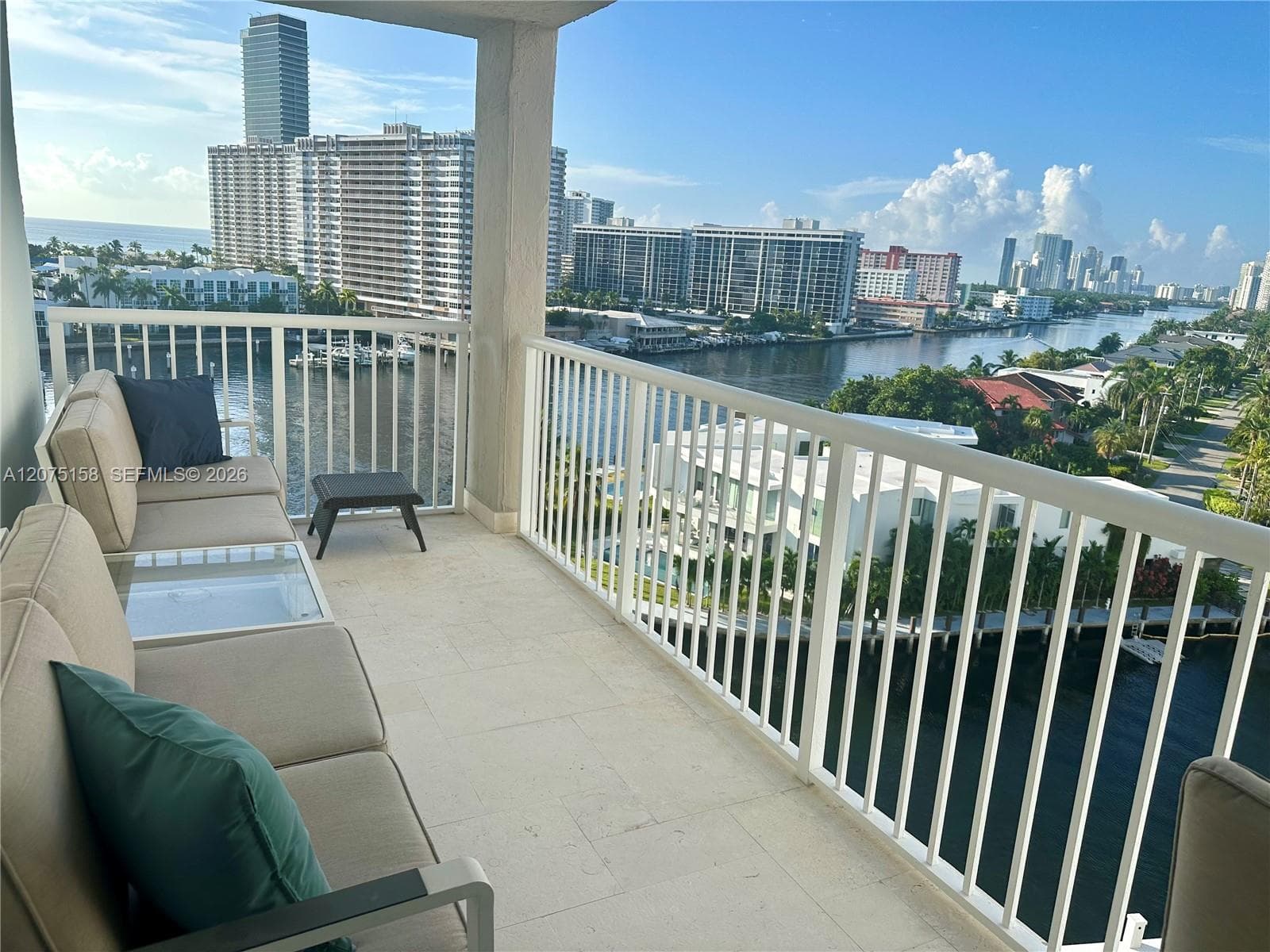 121 Golden Isles Dr # 907, Hallandale Beach, FL 33009 — zdjęcie 2