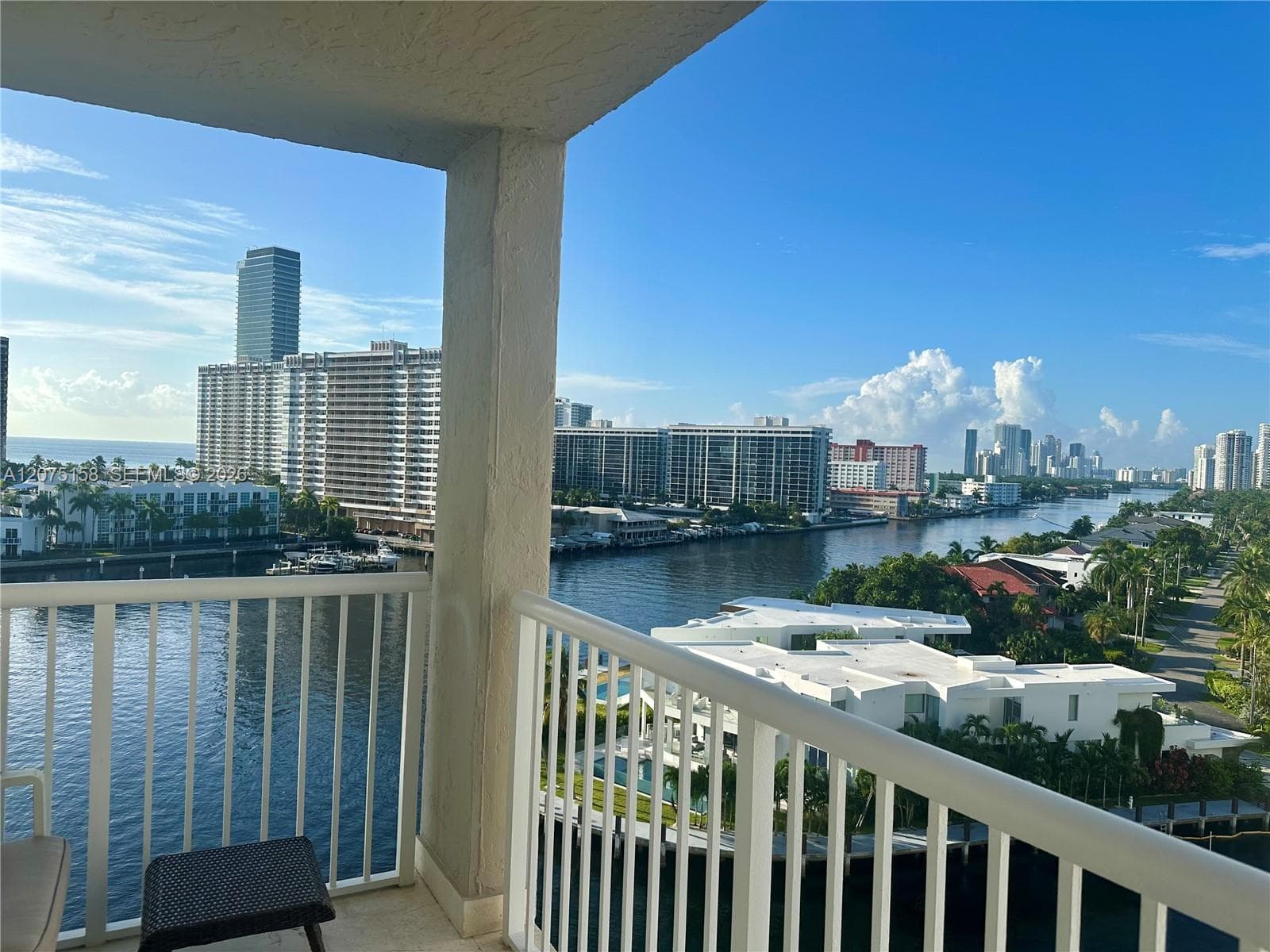 121 Golden Isles Dr # 907, Hallandale Beach, FL 33009 — zdjęcie 3