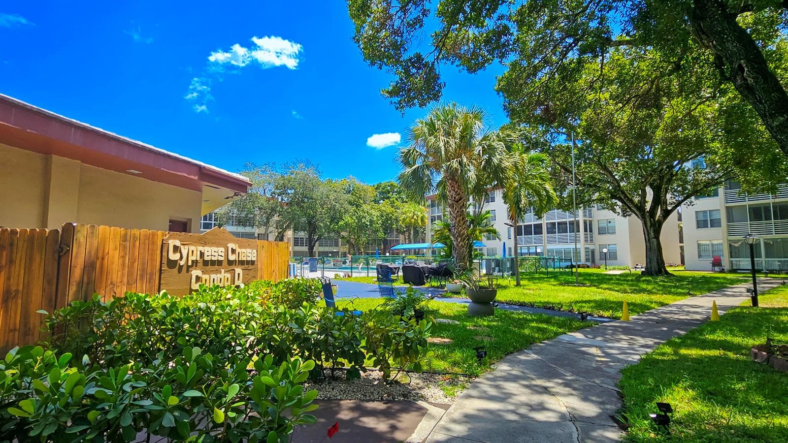 2650 NW 49th Avenue # 318, Lauderdale Lakes, FL 33313