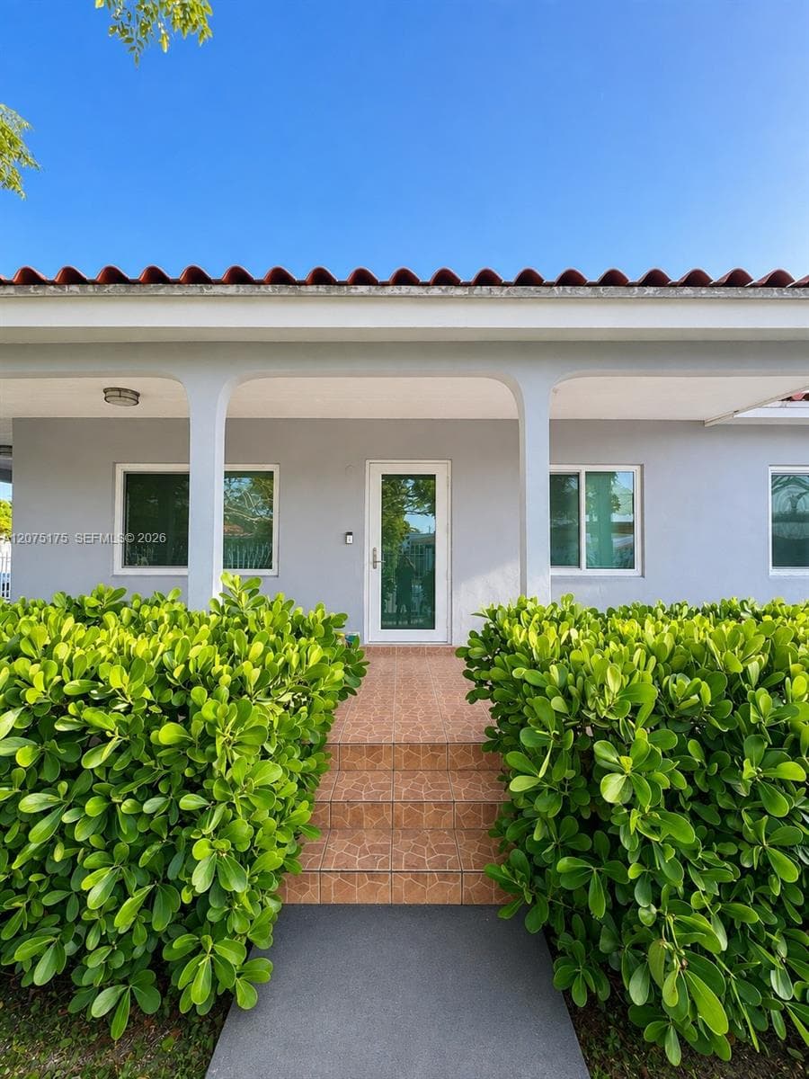 100 SW 51st Ct, Miami, FL 33134