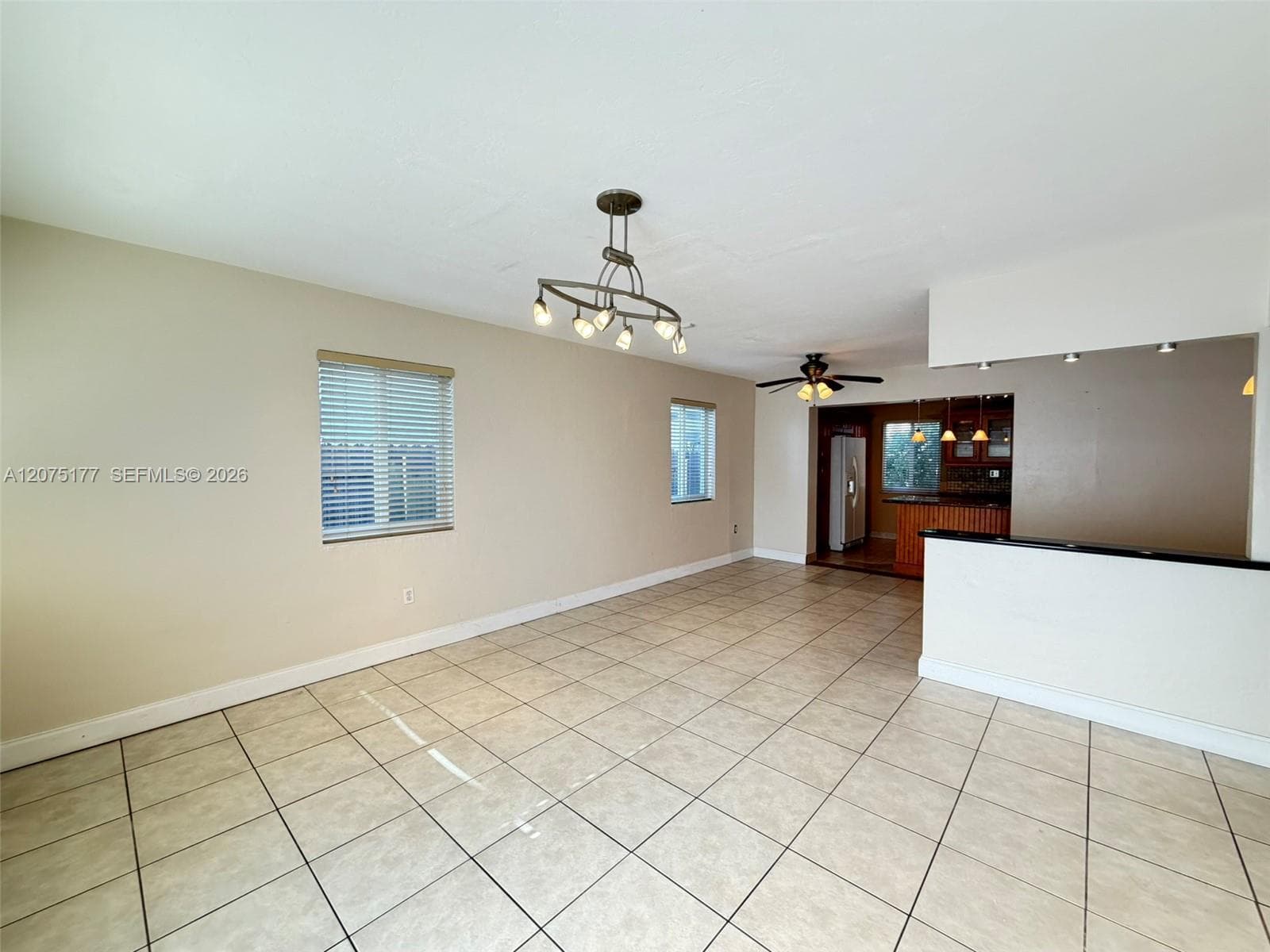 4585 E 9th Ln, Hialeah, FL 33013 — zdjęcie 3