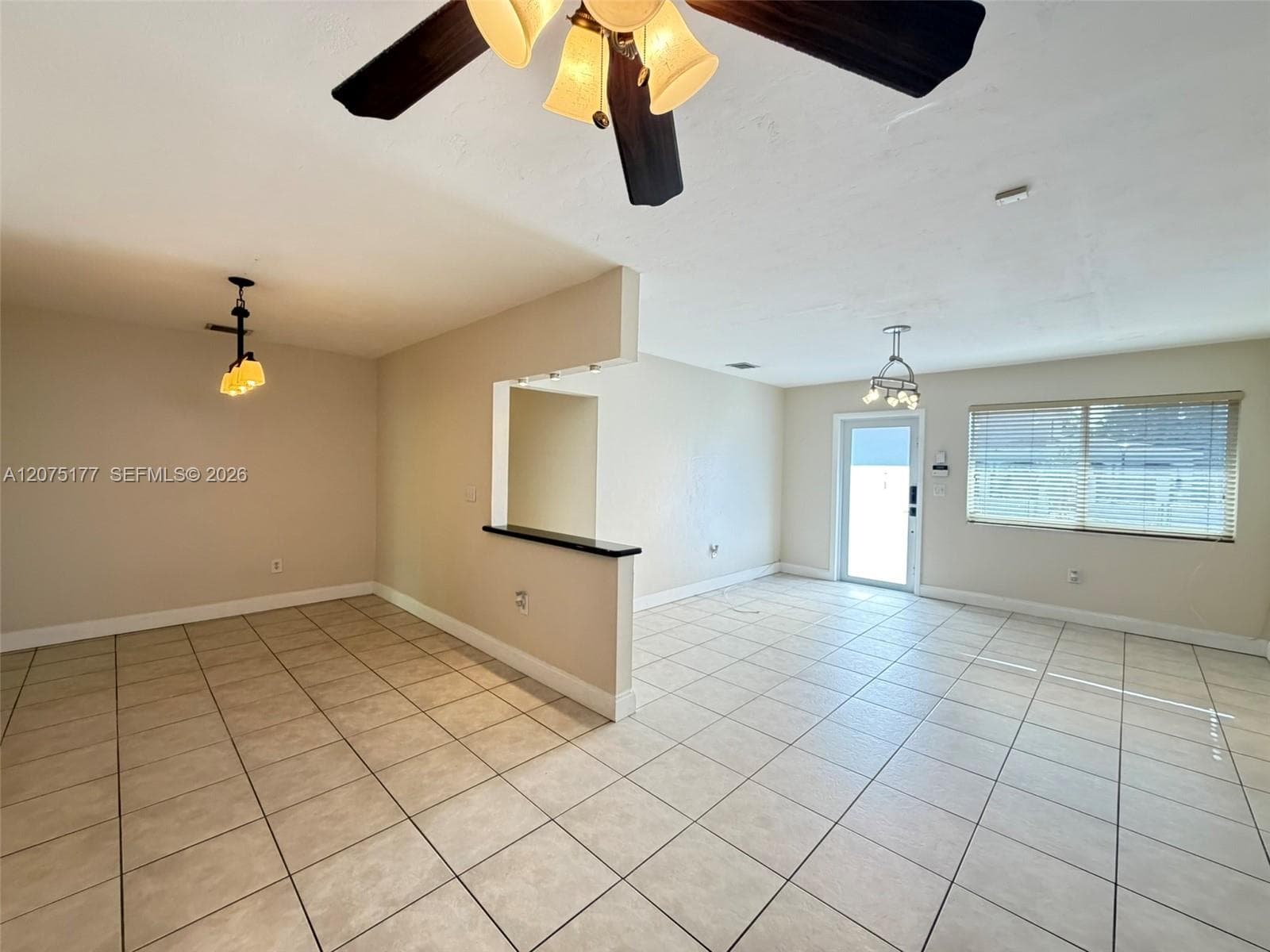 4585 E 9th Ln, Hialeah, FL 33013 — zdjęcie 4