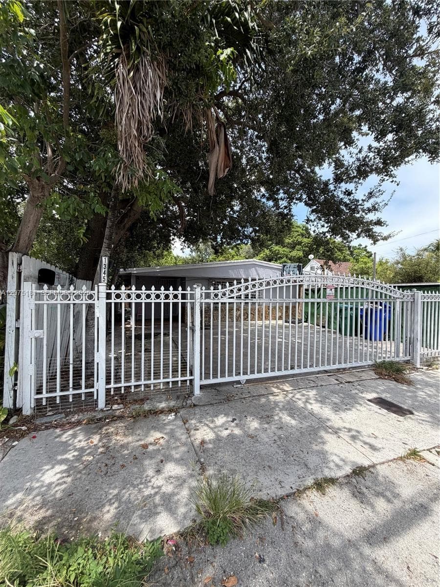 1345 NW 25th St, Miami, FL 33142 — zdjęcie 5