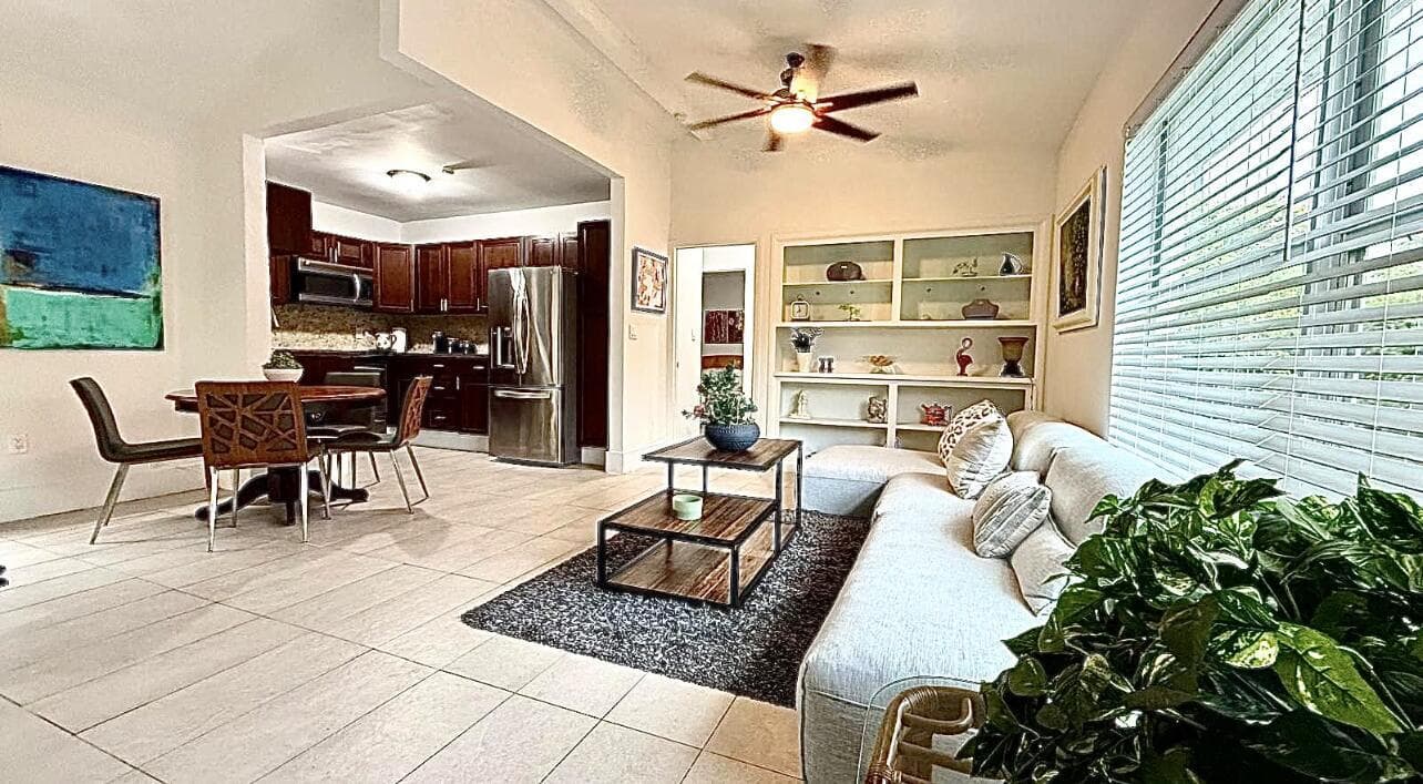 1302 S FEDERAL Highway, FL 33460
