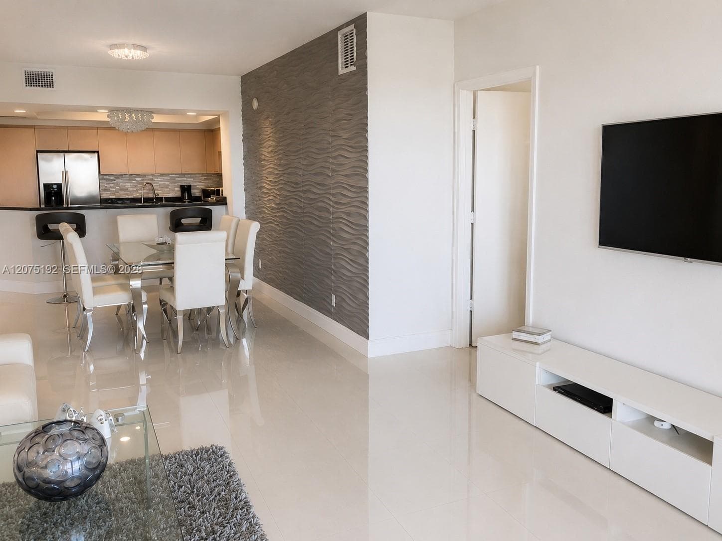 14951 ROYAL OAKS LN # 1601, North Miami, FL 33181 — zdjęcie 4