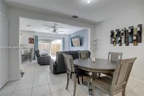 565 NE 5th Pl, Florida City, FL 33034 — zdjęcie 2