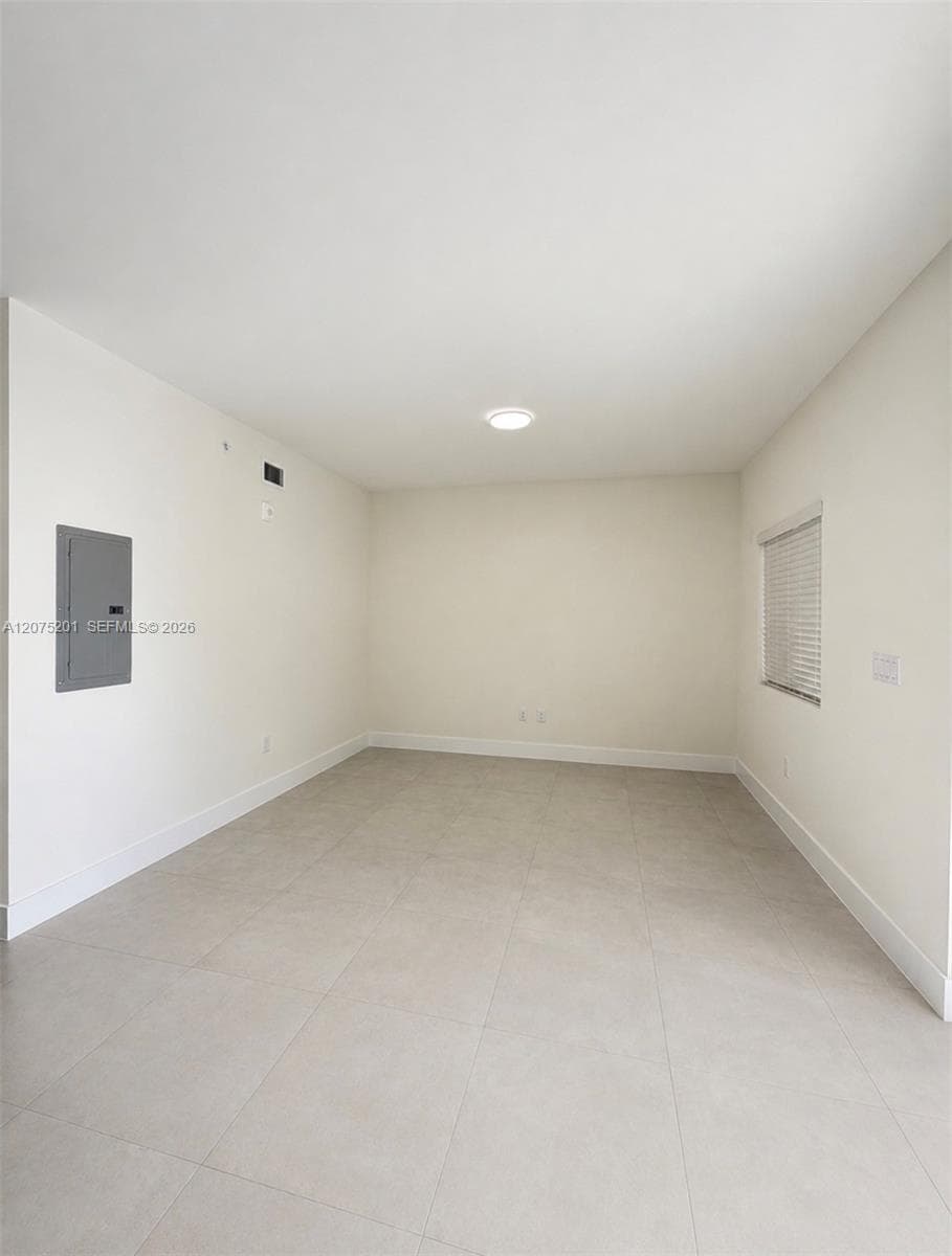 310 E 7th St # 203, Hialeah, FL 33010 — zdjęcie 4
