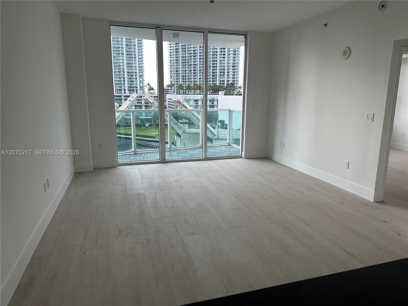 31 SE 5th St # 1007, Miami, FL 33131 — zdjęcie 2