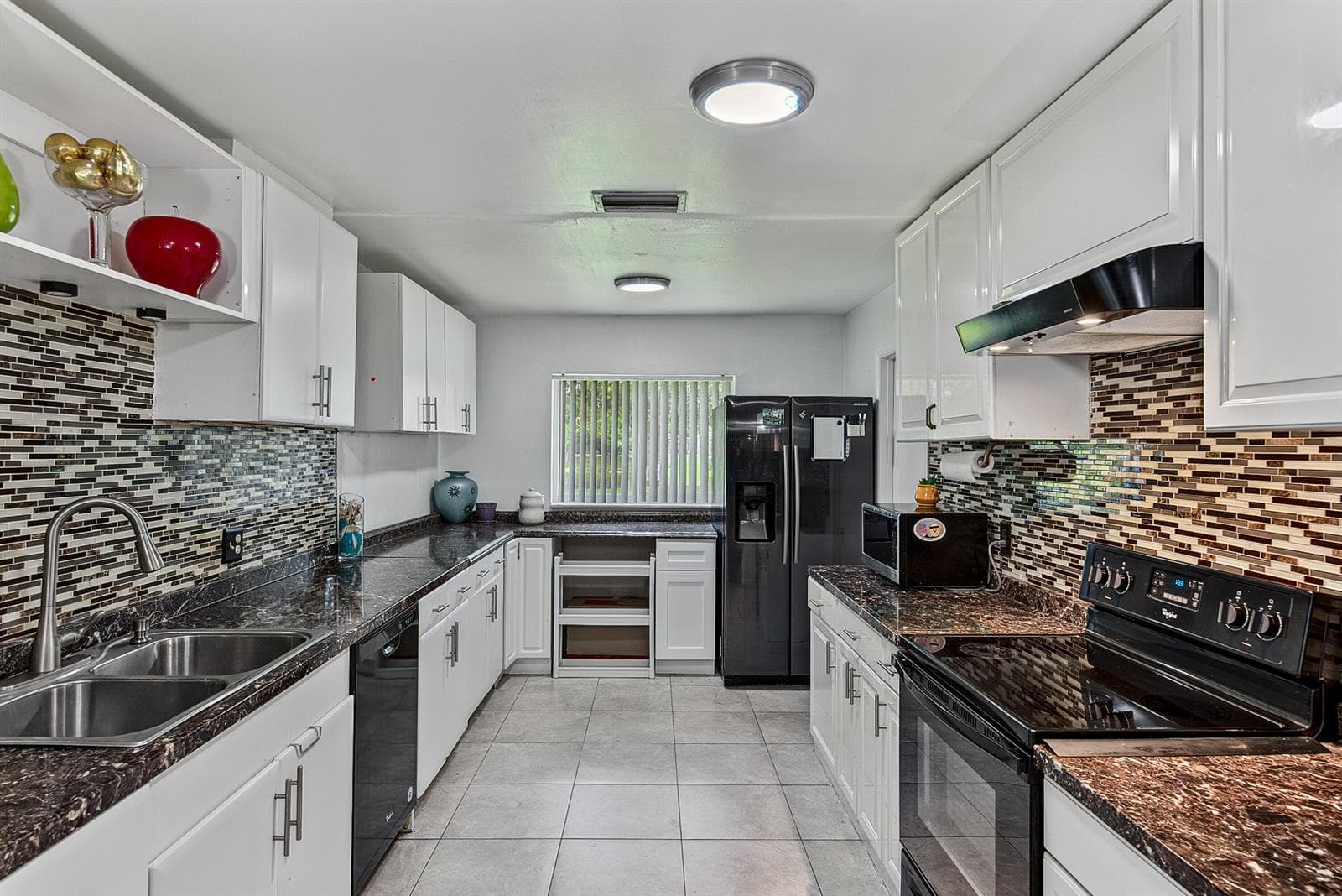 7190 NW 10TH Court, Margate, FL 33063 — zdjęcie 3