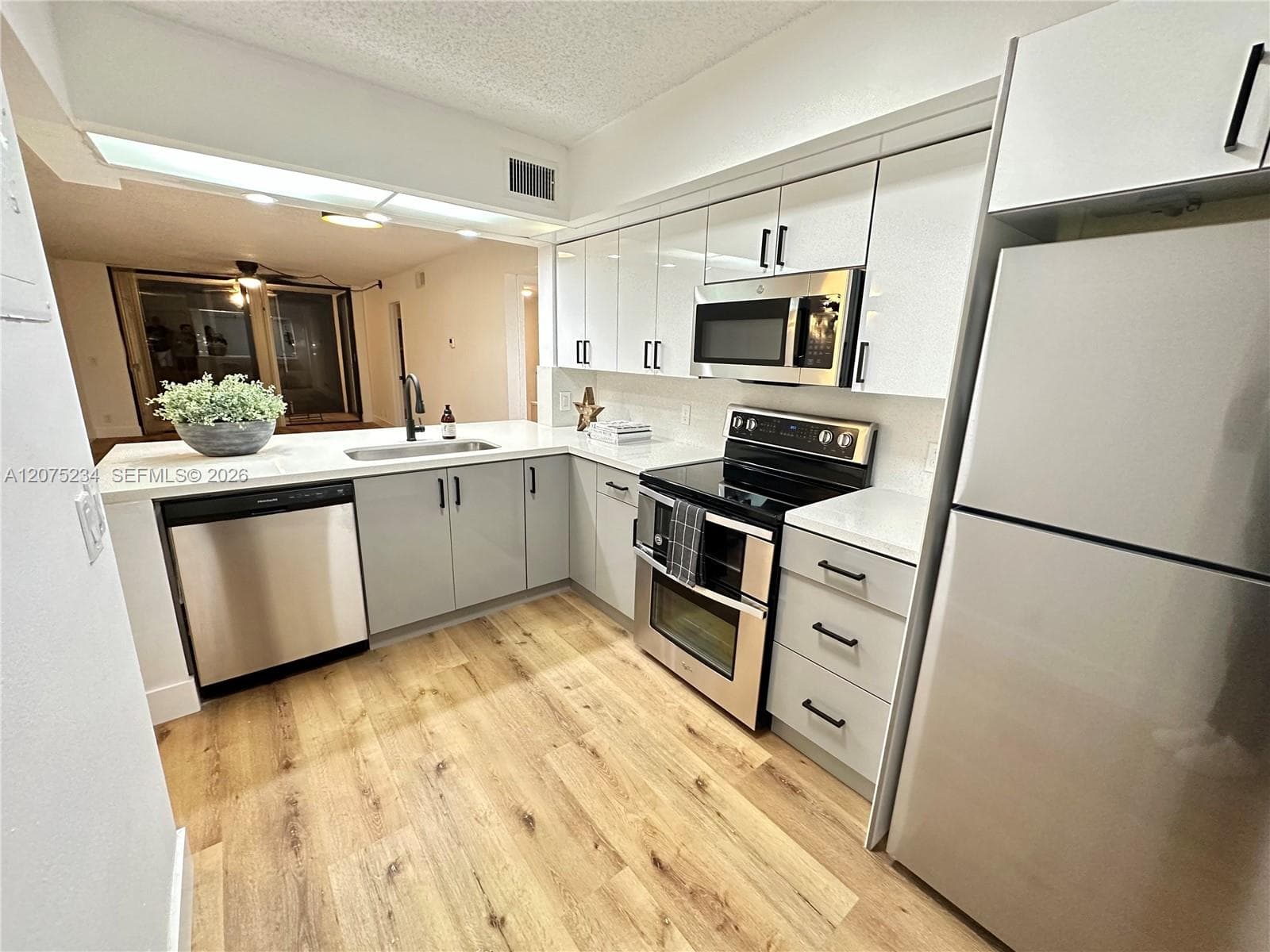 202 Lake Pointe Dr # 104, Oakland Park, FL 33309 — zdjęcie 3