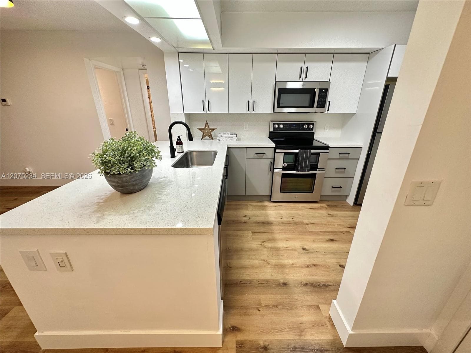 202 Lake Pointe Dr # 104, Oakland Park, FL 33309 — zdjęcie 4