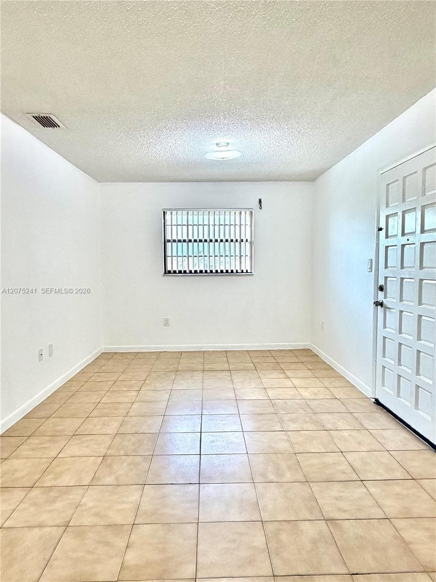 61 W 23rd St # 205, Hialeah, FL 33010 — zdjęcie 5