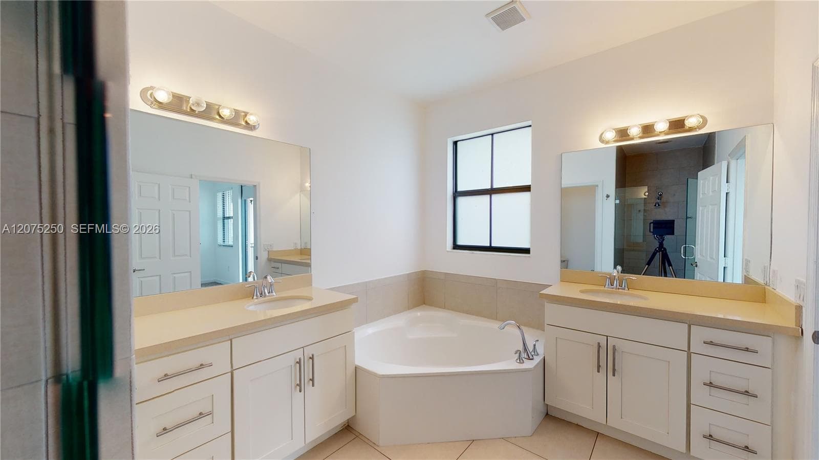 10428 NW 61st St, Doral, FL 33178 — zdjęcie 5