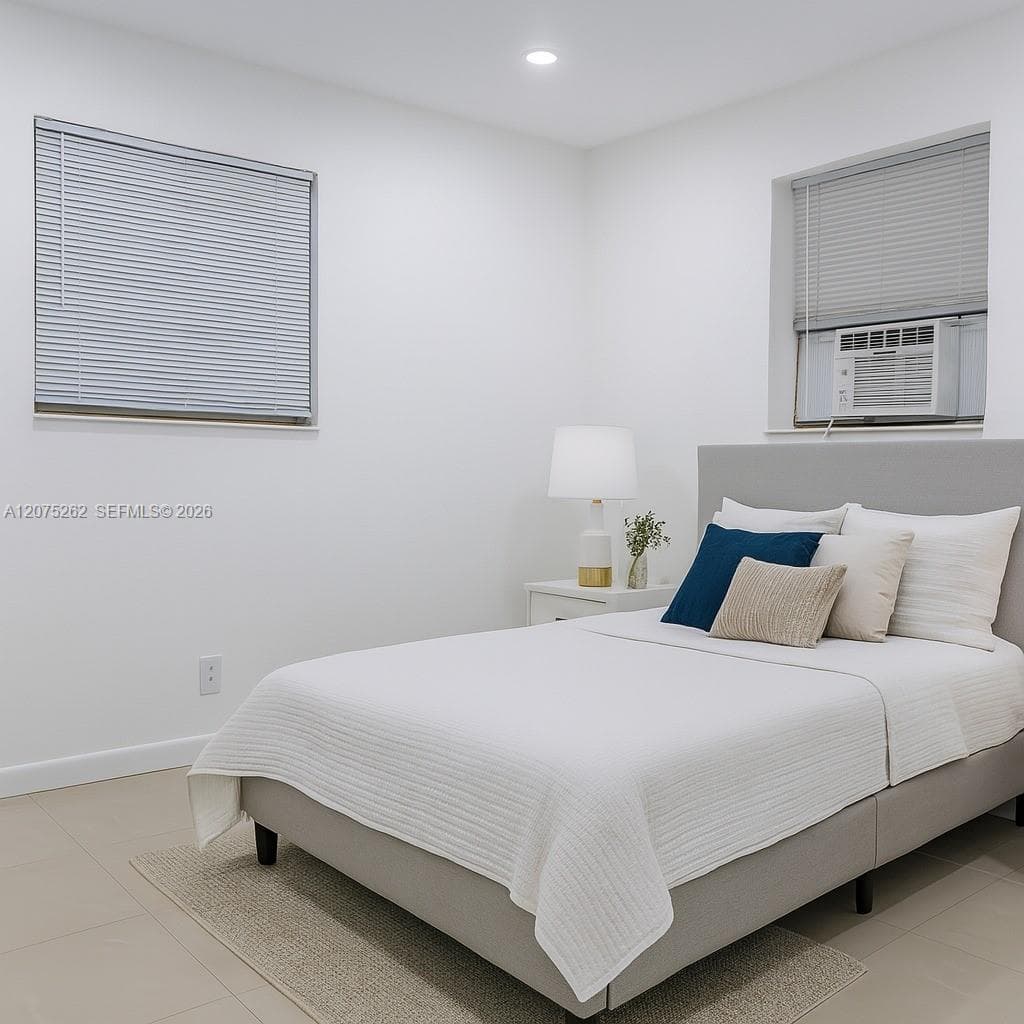 1046 Foster Rd # 0, Hallandale Beach, FL 33009 — zdjęcie 2