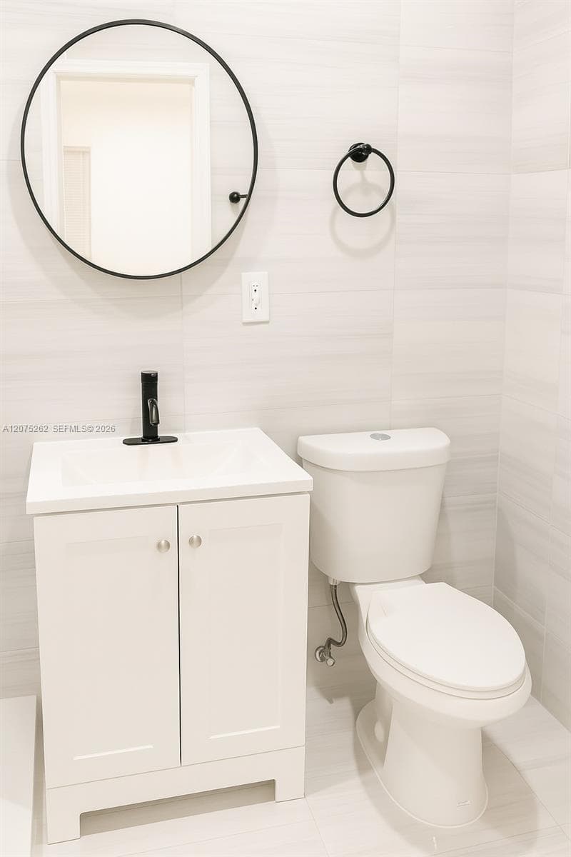 1046 Foster Rd # 0, Hallandale Beach, FL 33009 — zdjęcie 5