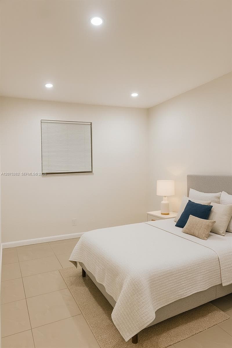 1046 Foster Rd # 0, Hallandale Beach, FL 33009 — zdjęcie 4