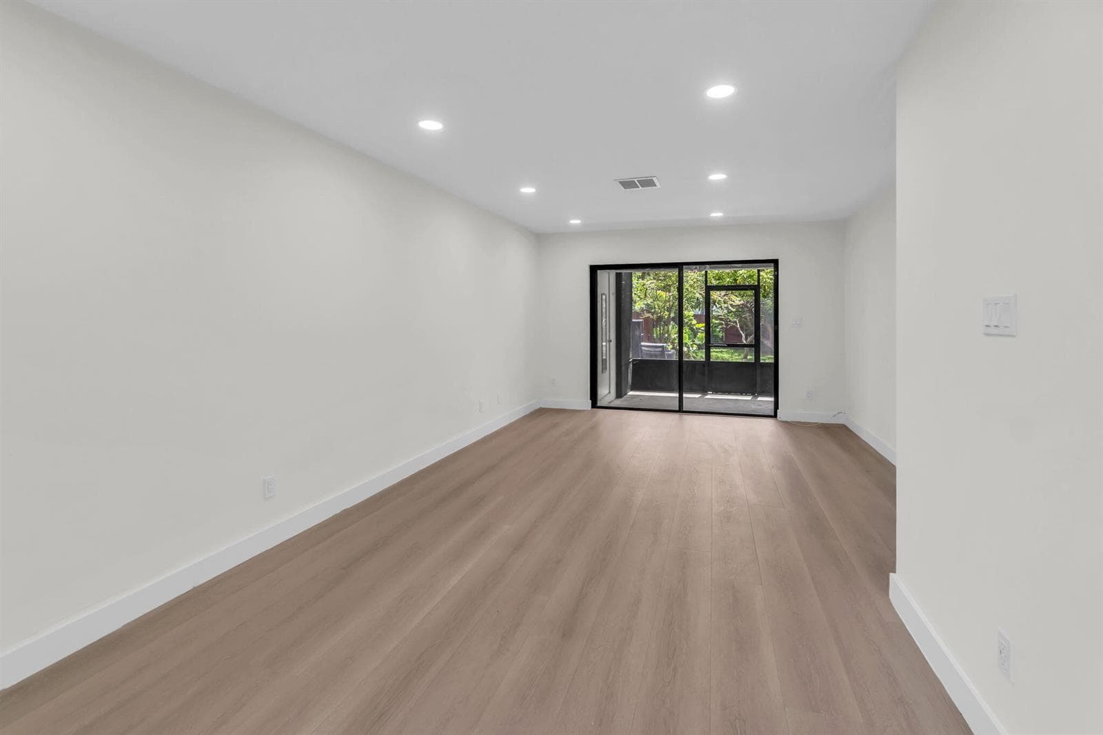 176 NW 106th Terrace, Pembroke Pines, FL 33026 — zdjęcie 2