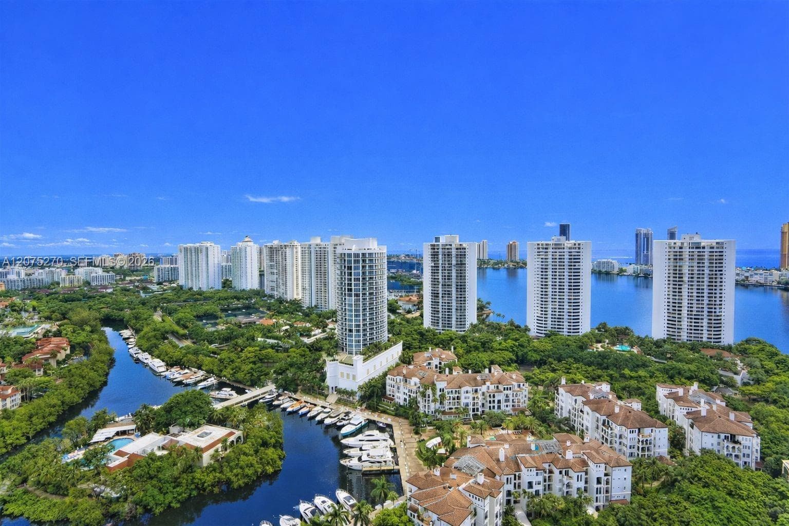 1000 W Island Blvd # 1812, Aventura, FL 33160 — zdjęcie 2
