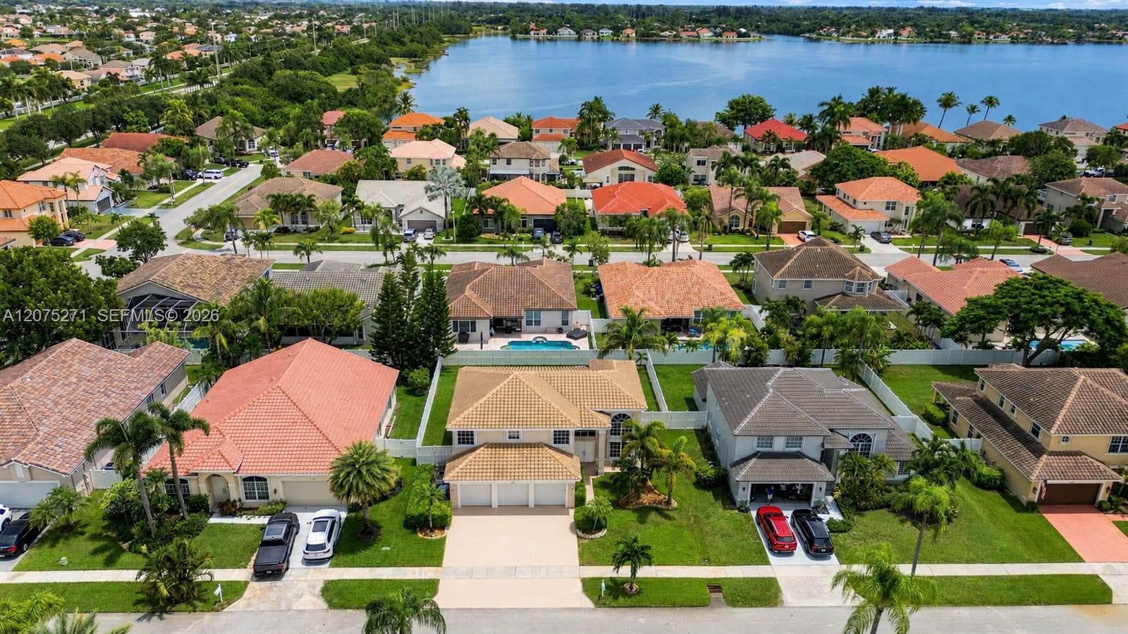 18341 NW 10th St, Pembroke Pines, FL 33029 — zdjęcie 4