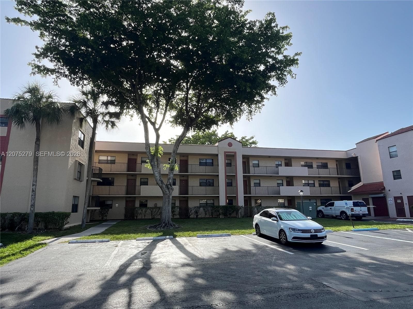 3252 Foxcroft Rd # 104, Miramar, FL 33025 — zdjęcie 2