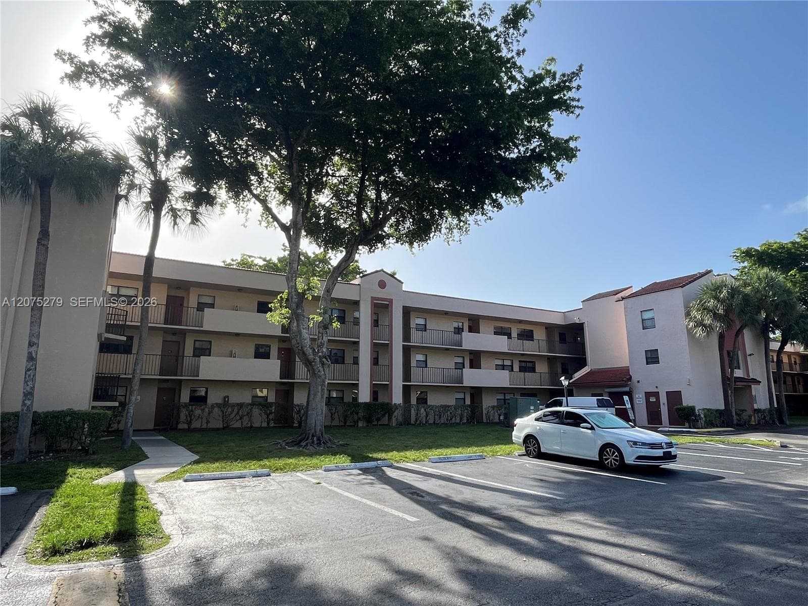 3252 Foxcroft Rd # 104, Miramar, FL 33025