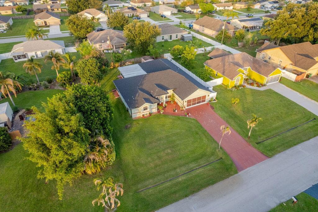 1871 SW MONTERREY Lane, Port St. Lucie, FL 34953 — zdjęcie 2