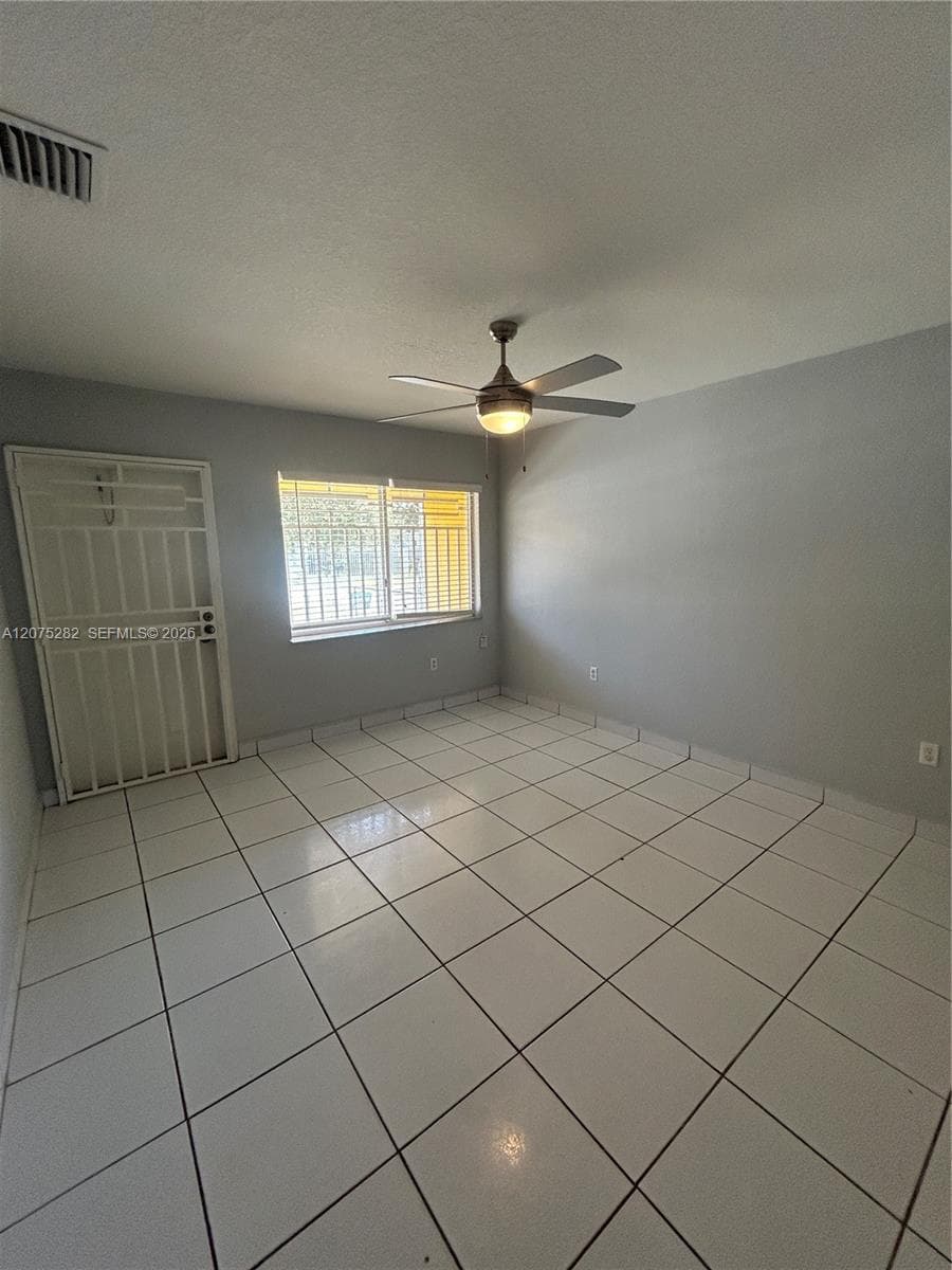 2421 NW 99th Ter # 2, Miami, FL 33147 — zdjęcie 3