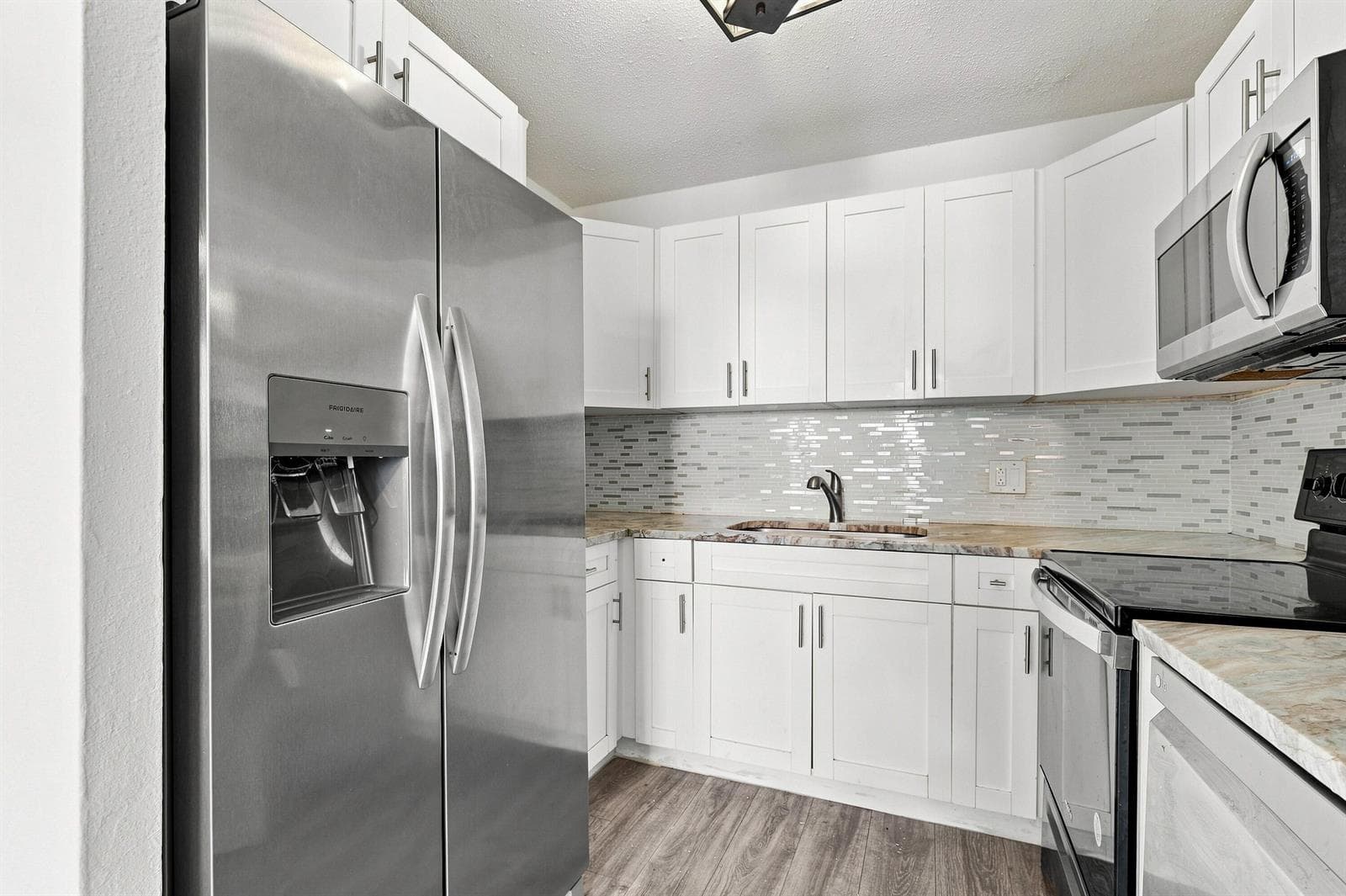 5884 S 38th Street, FL 33463 — zdjęcie 3