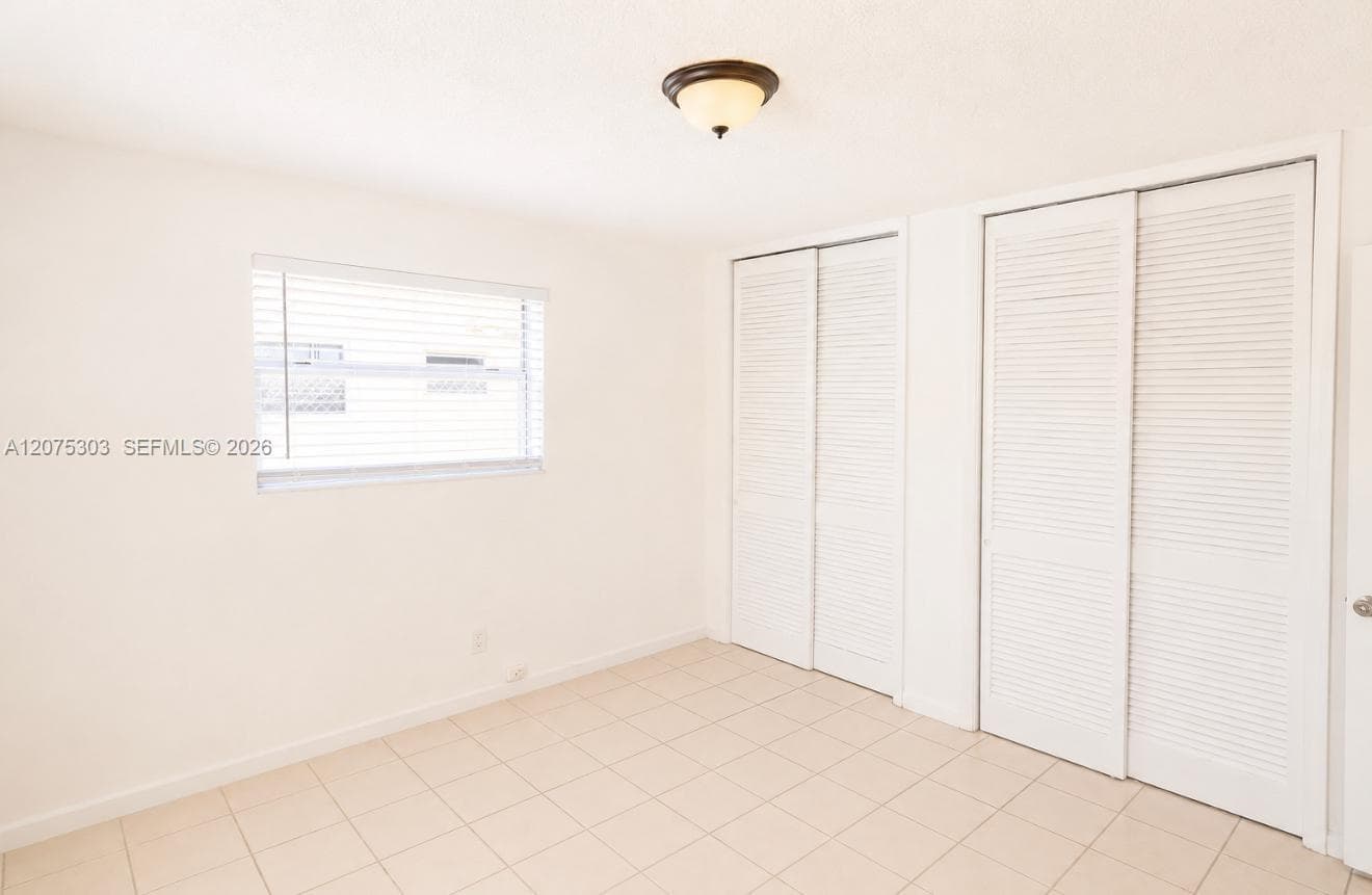 2799 E 4th Ave # 7, Hialeah, FL 33013 — zdjęcie 4