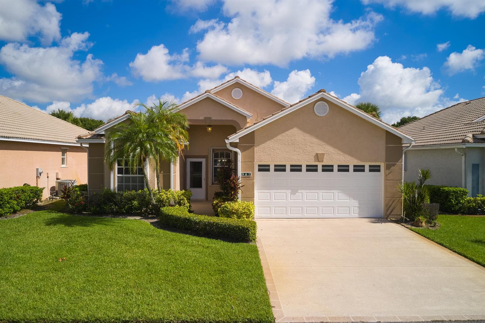 907 NW Sarria Court, Port St. Lucie, FL 34986