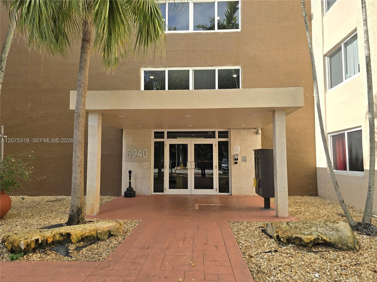 6940 Miami Gardens Dr # 1-319, Hialeah, FL 33015