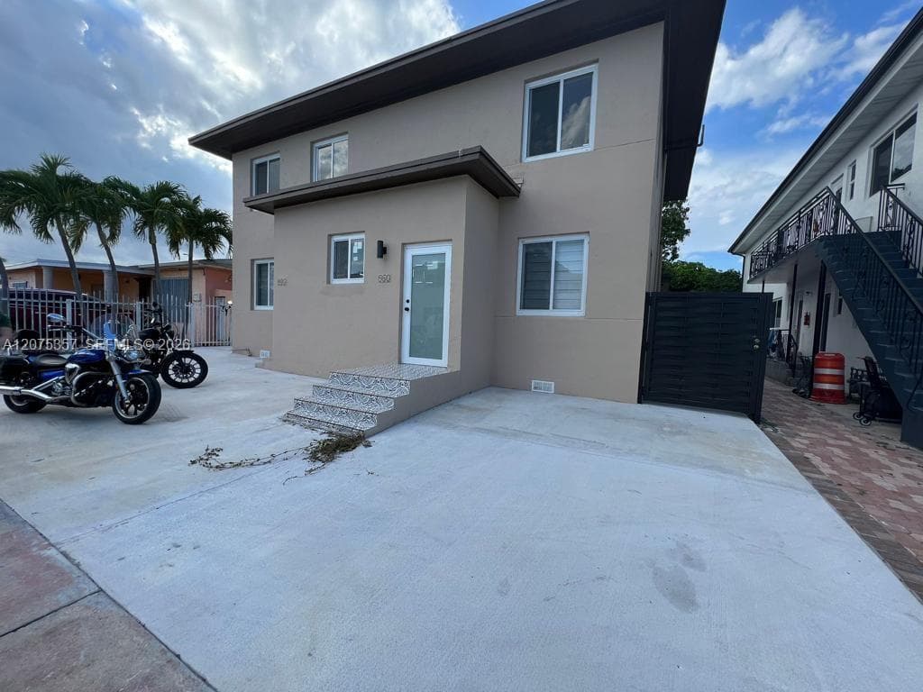 945 79th Ter # 101, Miami Beach, FL 33141