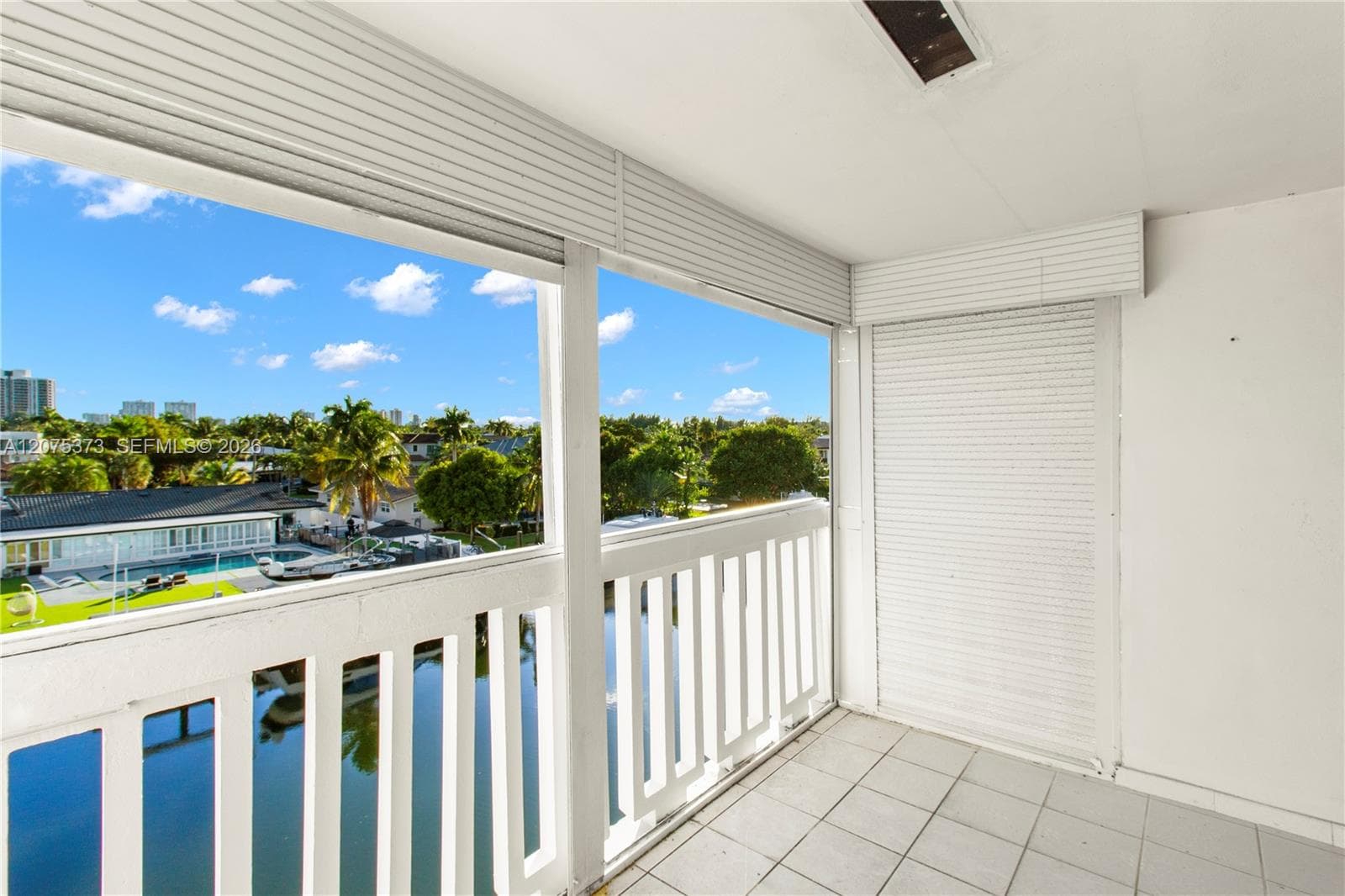 455 Paradise Isle Blvd # 402, Hallandale Beach, FL 33009 — zdjęcie 4
