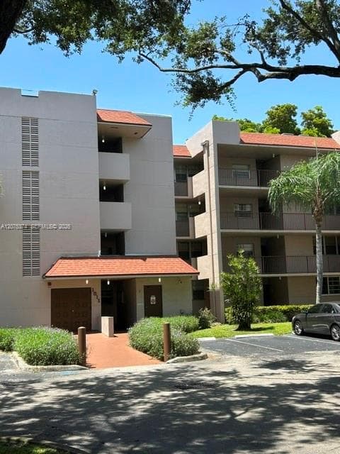 1811 Sabal Palm Dr # 204, Davie, FL 33324 — zdjęcie 2