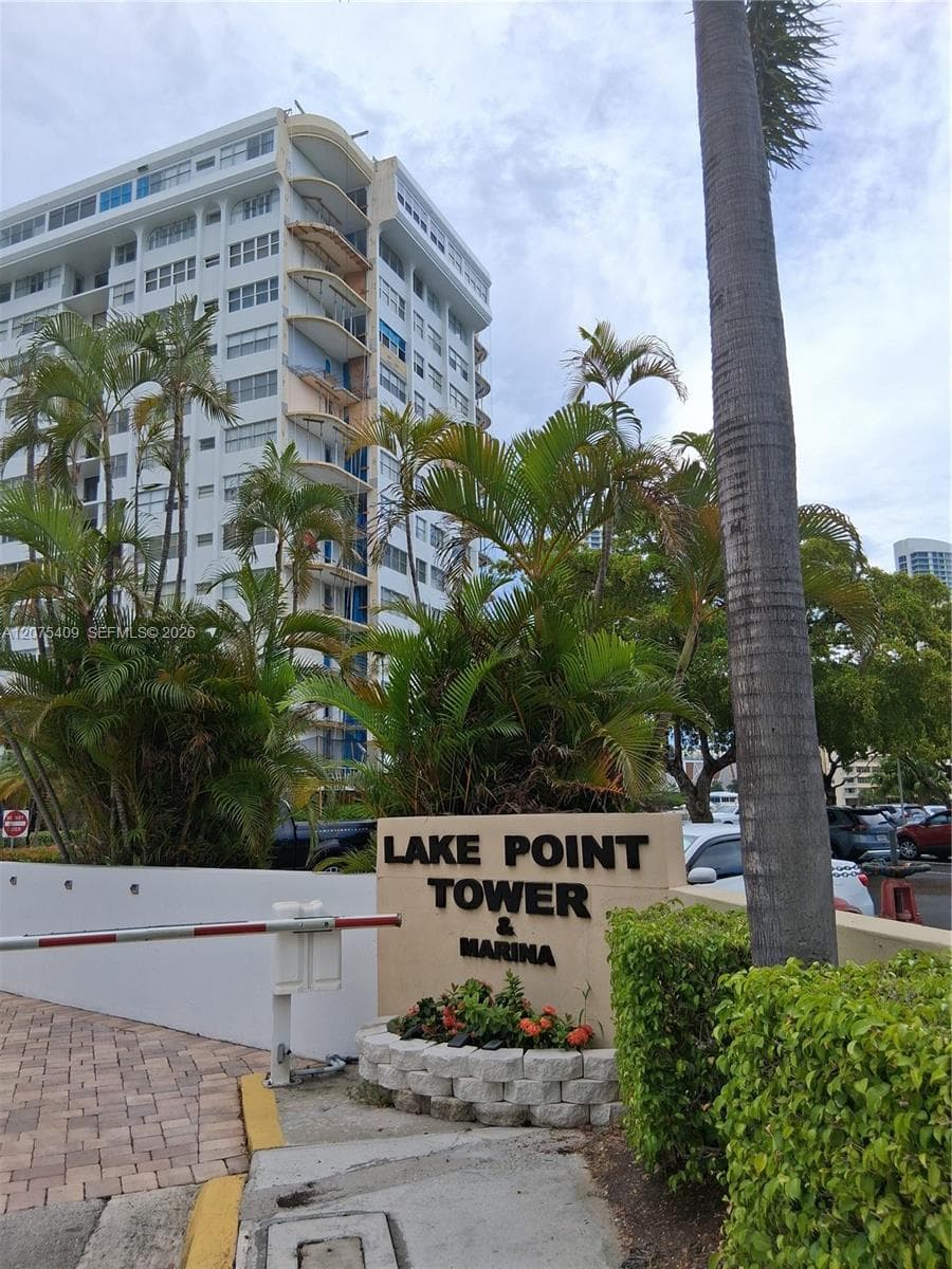 100 Golden Isles Dr # 206, Hallandale Beach, FL 33009 — zdjęcie 3