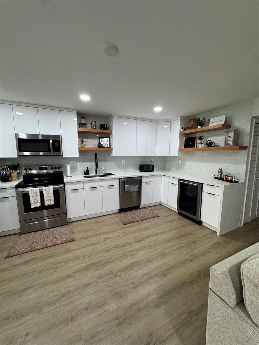 2420 Diana Dr # 402, Hallandale Beach, FL 33009 — zdjęcie 3
