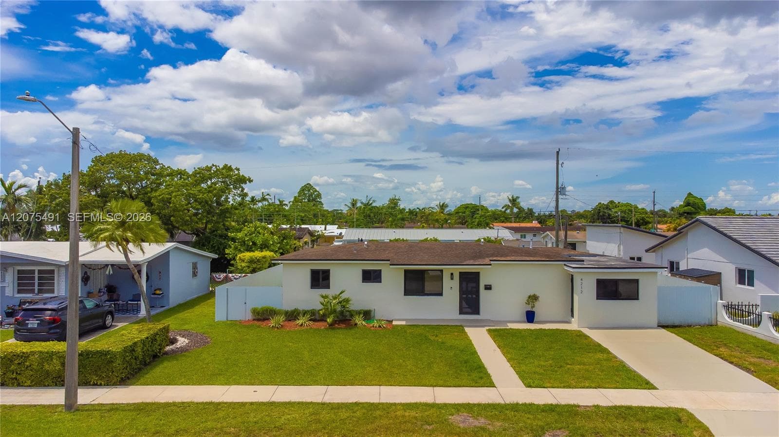 4212 SW 98th Ave, Miami, FL 33165