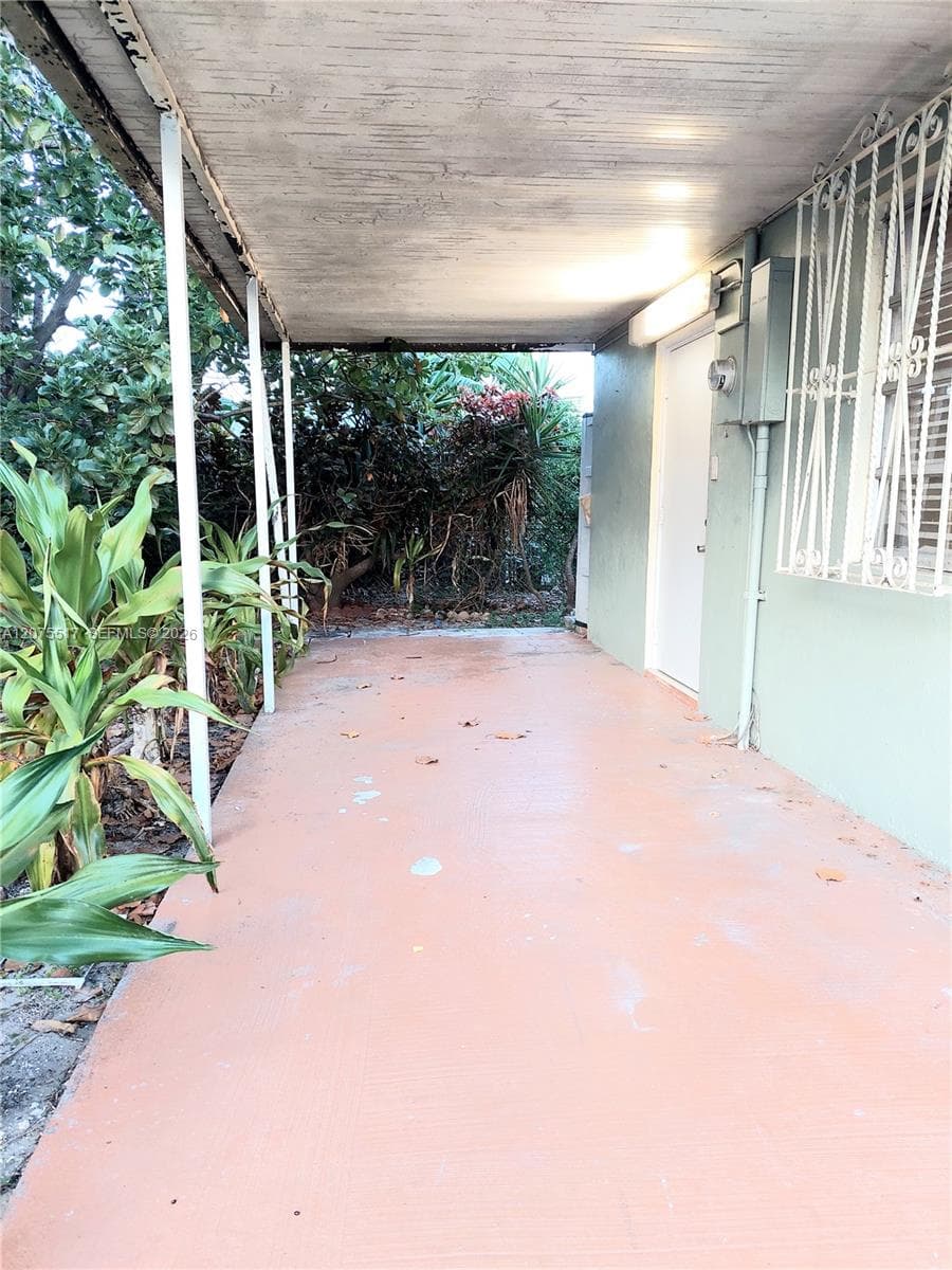 3941 E 9th Ln # 0, Hialeah, FL 33013 — zdjęcie 4