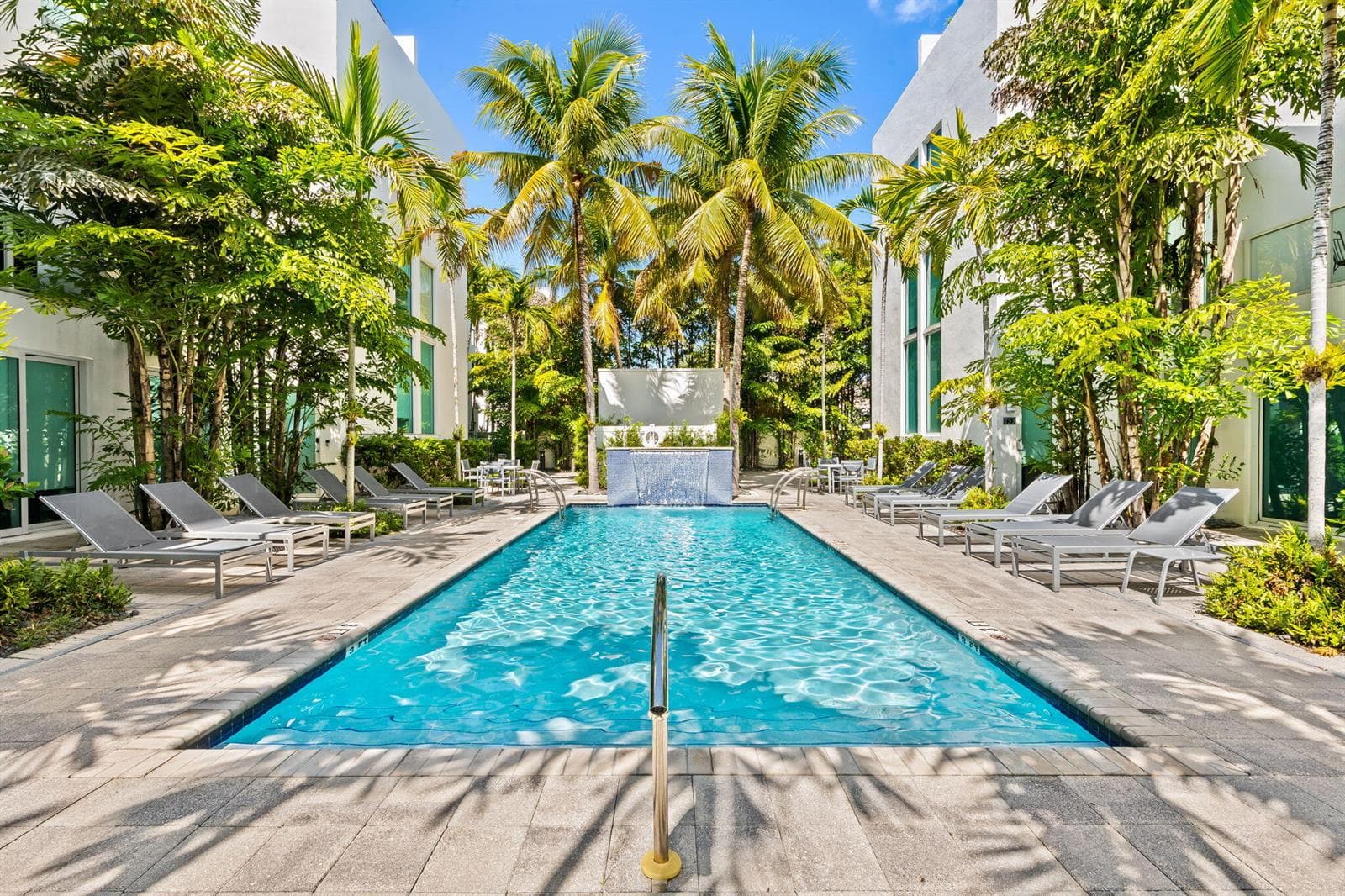757 NE 4TH Avenue, Fort Lauderdale, FL 33304 — zdjęcie 2