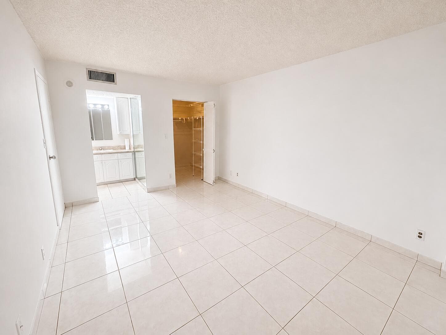 17021 N Bay Road # Unit 126, Sunny Isles Beach, FL 33160 — zdjęcie 4