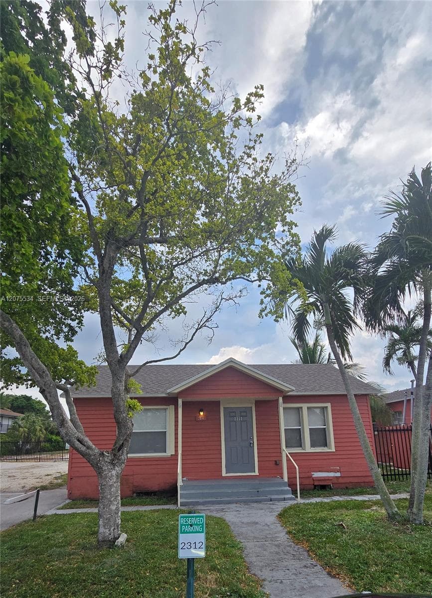 2312 Madison St # 38, Hollywood, FL 33020