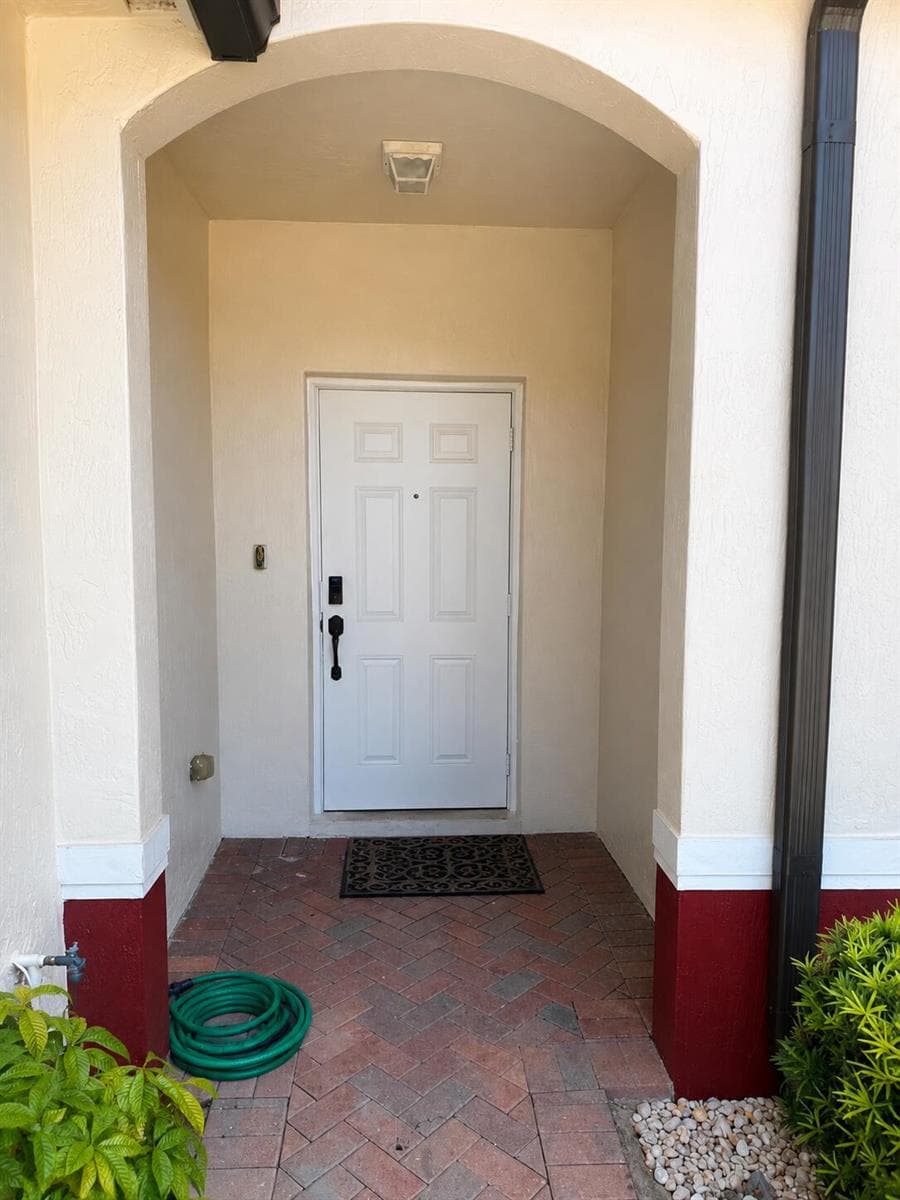 2986 NW 35TH Avenue, Lauderdale Lakes, FL 33311 — zdjęcie 2