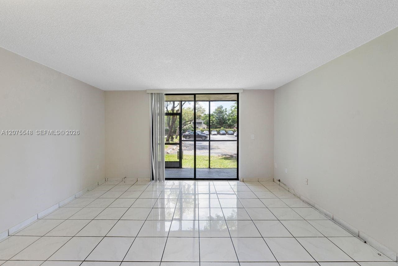 8420 SW 133rd Ave Rd # 105, Miami, FL 33183 — zdjęcie 2