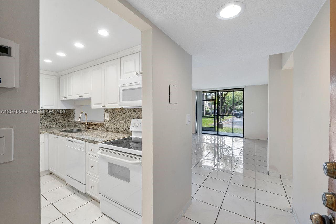 8420 SW 133rd Ave Rd # 105, Miami, FL 33183 — zdjęcie 5