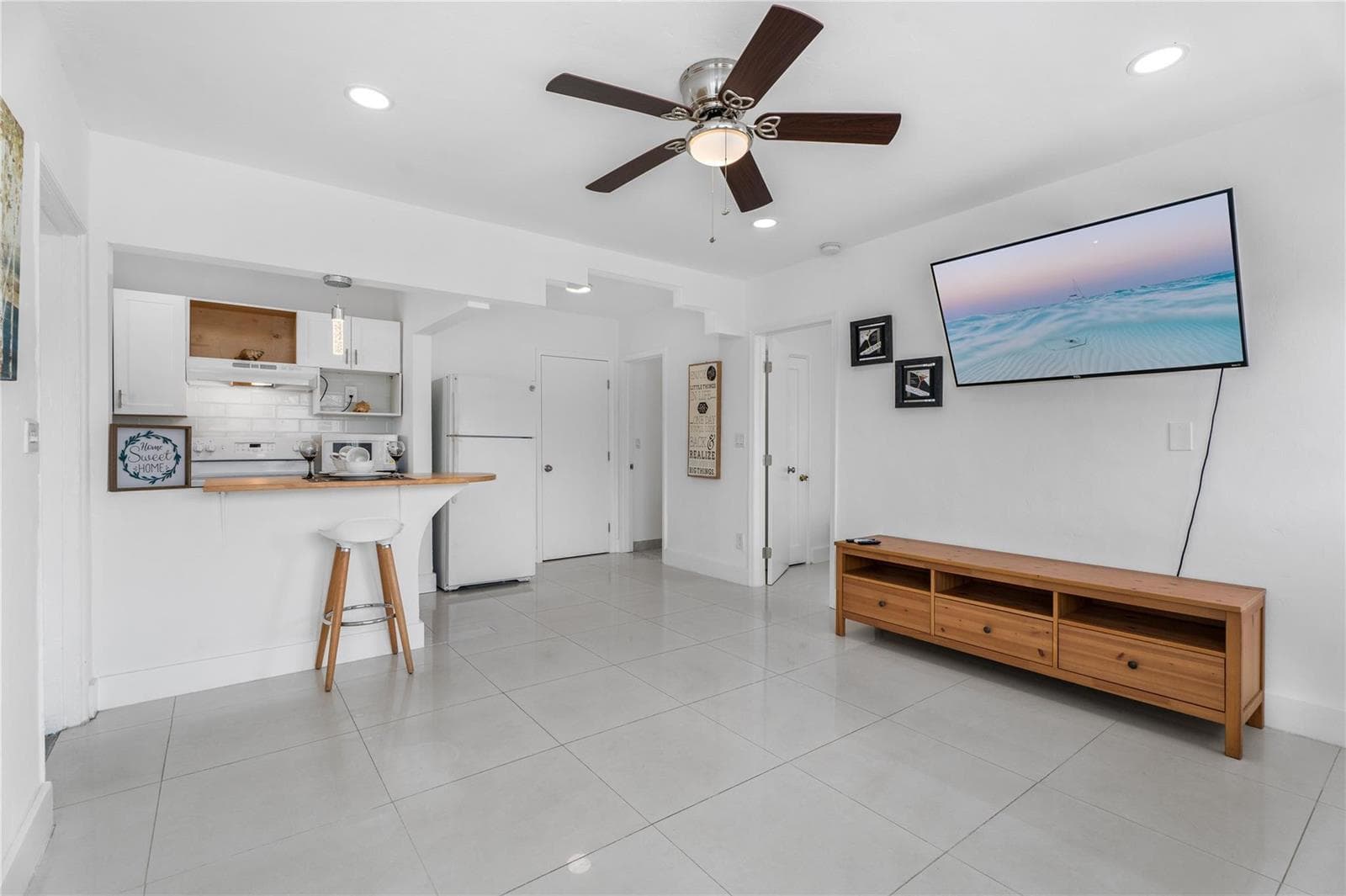 343 Van Buren Street # 3, Hollywood, FL 33019 — zdjęcie 4