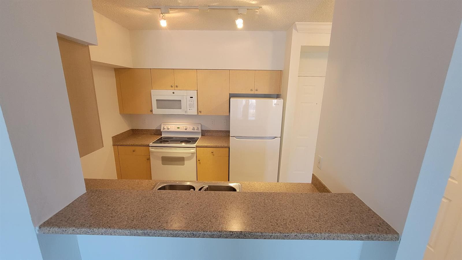 616 CLEARWATER PARK Road # 407, West Palm Beach, FL 33401 — zdjęcie 2